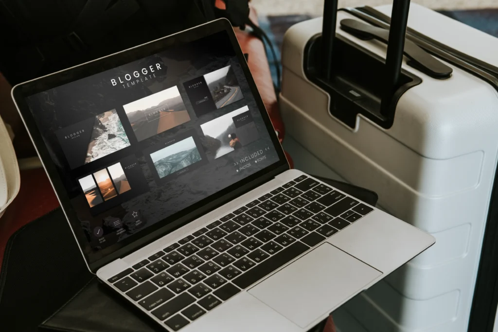 Fotografía de la Laptop de dueño de hotel que busca reducir las comisiones de Booking.com y Expedia